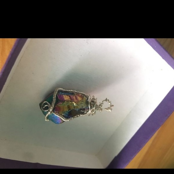 Handmade wire wrapped necklace - Picture 2 of 6